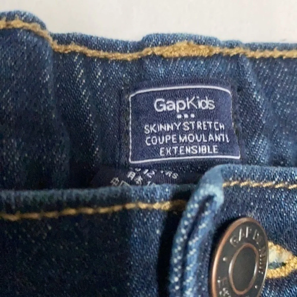 Gap Kids Skinny Stretch size 12 reg dark blue jeans 99% cotton 1% spandex (K-11)